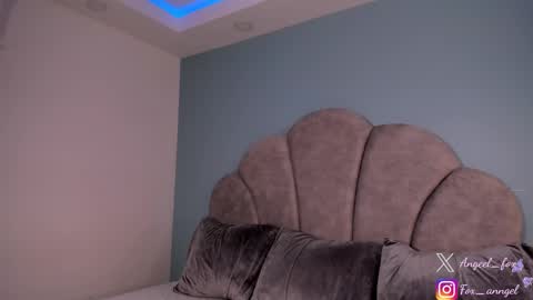 Angel  online show from September 11, 2025, 4:45 am