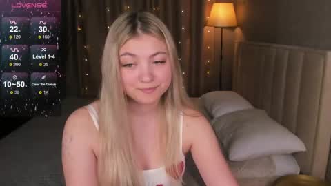 Snapshot of angel__grace chatting on June 5, 2026, 6:52 am Grace online show from June 5, 2026, 6:52 am