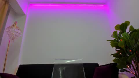 angel__vibe online show from November 25, 2025, 8:31 pm