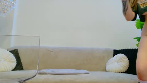 angel__vibe online show from March 6, 2026, 8:27 pm