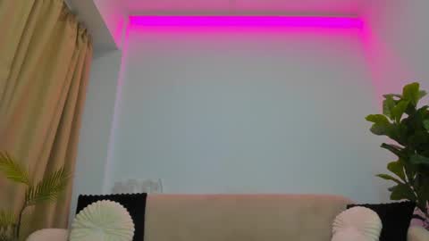 Snapshot of angel__vibe chatting on May 4, 2026, 7:54 pm angel__vibe online show from May 4, 2026, 7:54 pm