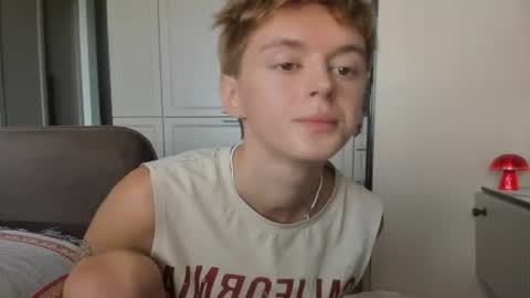 Snapshot of angel_andreww chatting on July 1, 2026, 10:50 am angel_andreww online show from July 1, 2026, 10:50 am