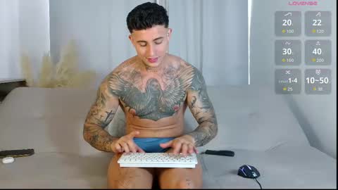 angel_boy01 online show from April 24, 2026, 4:31 pm