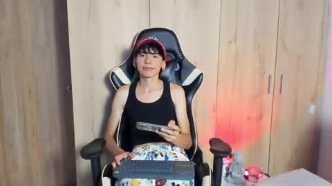 Snapshot of angel_dustt1 chatting on June 10, 2026, 8:30 pm angel_dustt1 online show from June 10, 2026, 8:30 pm