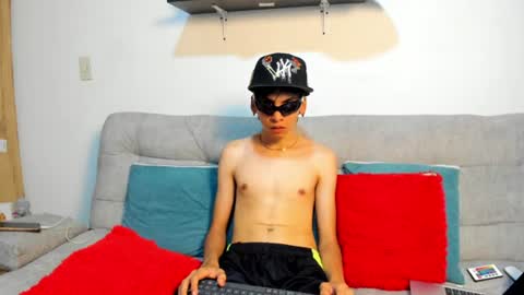 Snapshot of angel_dustt1 chatting on June 24, 2026, 7:35 pm angel_dustt1 online show from June 24, 2026, 7:35 pm