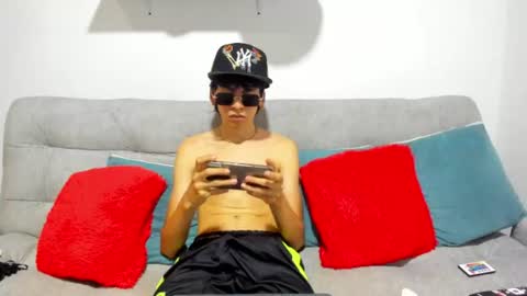 Snapshot of angel_dustt1 chatting on June 25, 2026, 8:24 pm angel_dustt1 online show from June 25, 2026, 8:24 pm