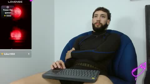 angel_kyrozz online show from November 27, 2025, 10:56 pm