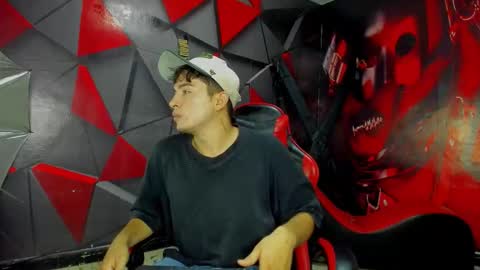 Angel online show from November 25, 2025, 8:31 pm