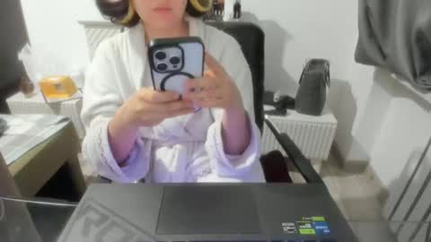 angel_lee__ online show from January 24, 2025, 4:28 pm