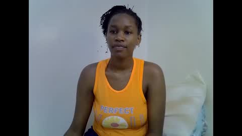 angel_mia5 online show from December 1, 2025, 10:09 am