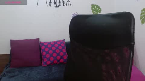 Nayely and Angel online show from January 5, 2026, 7:06 pm