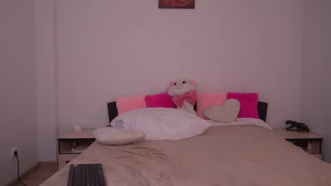 angel_quincy online show from April 15, 2026, 5:03 am