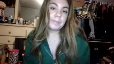 Snapshot of angel_raexx chatting on November 11, 2025, 6:02 am Angel online show from November 11, 2025, 6:02 am