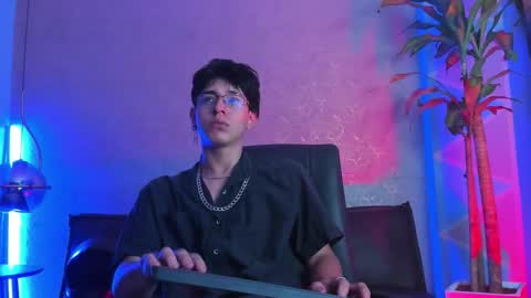 angel_scott2 online show from March 3, 2026, 11:27 am