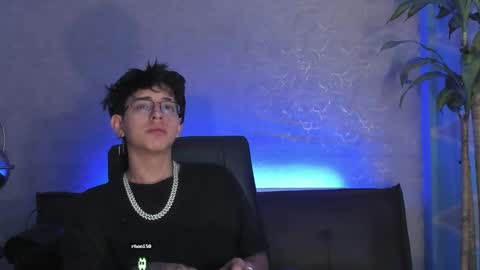 angel_scott2 online show from March 5, 2026, 11:39 am