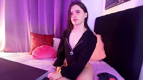 Snapshot of angel_shinyy chatting on July 4, 2026, 9:10 pm Angel online show from July 4, 2026, 9:10 pm