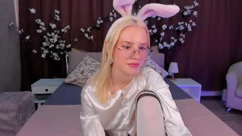 Snapshot of angel_tessa chatting on June 12, 2026, 1:54 pm Angelica online show from June 12, 2026, 1:54 pm