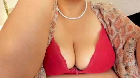 angel_velvet_ online show from October 14, 2025, 2:18 pm