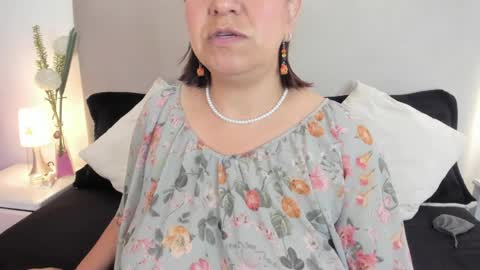 angel_velvet_ online show from March 31, 2026, 8:09 pm