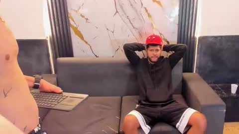 angel_villareal_ online show from February 5, 2026, 9:47 am