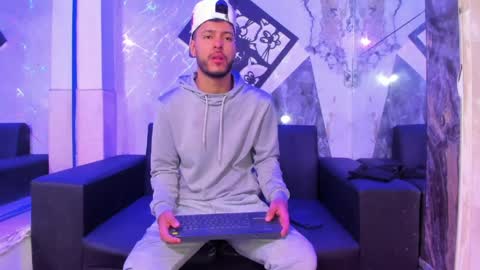 angel_villareal_ online show from March 31, 2026, 11:54 am