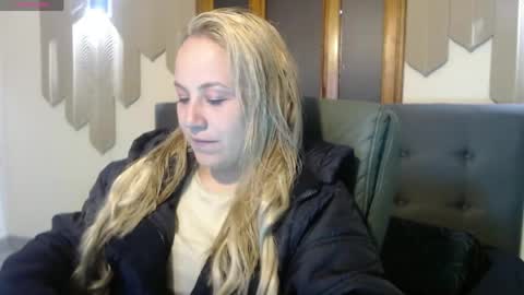 Snapshot of angel_white25 chatting on May 11, 2026, 11:38 am Angel online show from May 11, 2026, 11:38 am