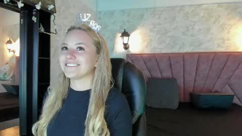 Snapshot of angel_white25 chatting on May 19, 2026, 10:54 am Angel online show from May 19, 2026, 10:54 am