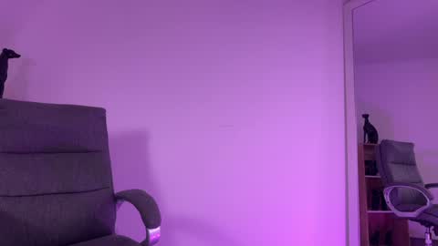 Angela Bonetti online show from February 3, 2025, 8:24 am