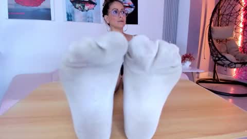 A N G E LA.  online show from September 16, 2025, 3:51 am