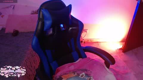 A N G E L A  E L L I S S   online show from April 11, 2026, 4:50 am