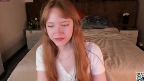 Angela online show from April 21, 2026, 12:23 am