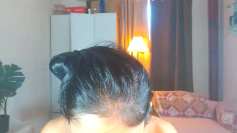 angela online show from October 15, 2025, 4:56 am