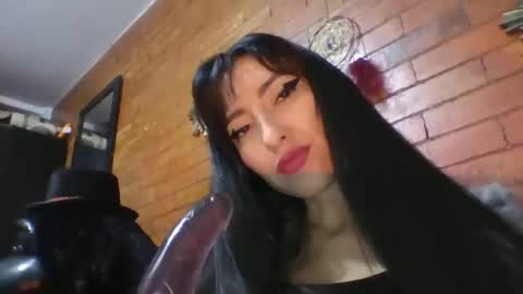  Angela  online show from November 13, 2025, 9:25 pm