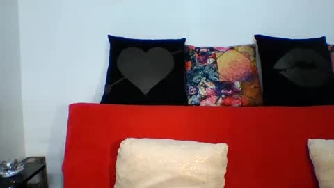  Angela  online show from January 6, 2026, 11:18 pm