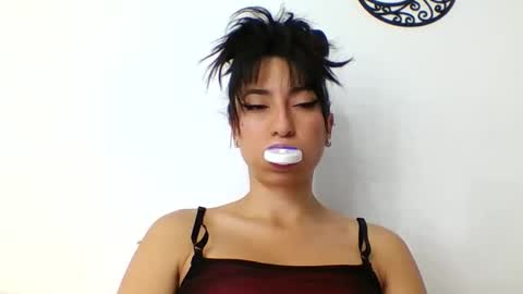 Snapshot of angela_mis chatting on April 30, 2026, 9:41 pm Angela online show from April 30, 2026, 9:41 pm