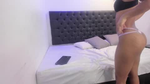 angela_rendon online show from April 27, 2026, 12:03 pm