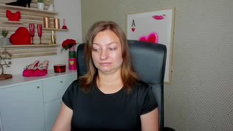 Snapshot of angela_samt chatting on July 22, 2026, 5:43 am Angela online show from July 22, 2026, 5:43 am