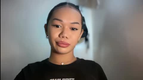 angela_star888 online show from May 15, 2026, 1:07 pm