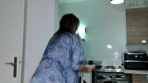 Angela online show from May 14, 2026, 1:18 pm