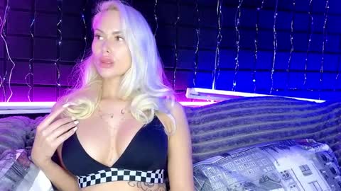 Snapshot of angelalacherry chatting on April 9, 2026, 8:42 am AngelaLaCherry online show from April 9, 2026, 8:42 am