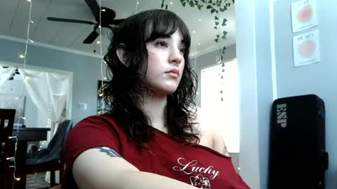 Snapshot of angelalice555 chatting on June 24, 2026, 6:18 pm angelalice555 online show from June 24, 2026, 6:18 pm