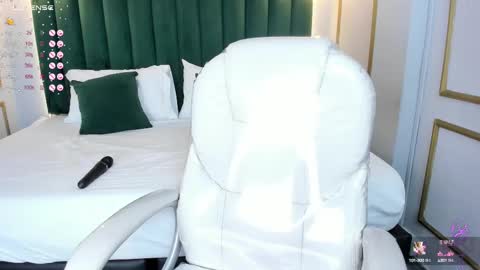 Angela  online show from February 19, 2025, 5:49 pm