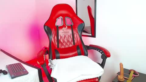 Angel online show from November 24, 2025, 2:28 pm