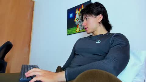 Angel Bennet online show from June 5, 2026, 5:07 pm