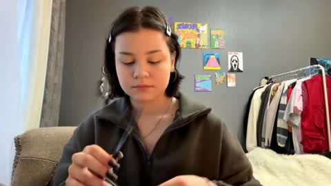 angelcatier online show from April 21, 2026, 4:01 pm