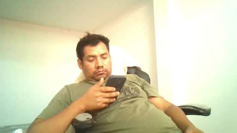 angeldavid90 online show from April 22, 2026, 3:57 pm