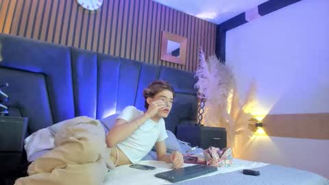 Angel Doll online show from February 9, 2026, 1:42 am