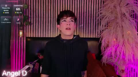 Angel dust online show from April 22, 2026, 3:31 am