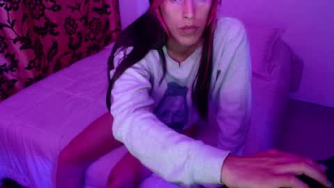 angele online show from February 5, 2025, 5:09 am