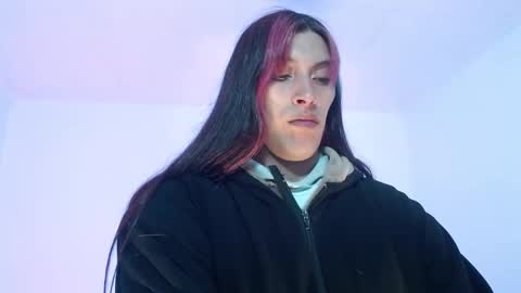 angele online show from September 25, 2025, 2:37 am